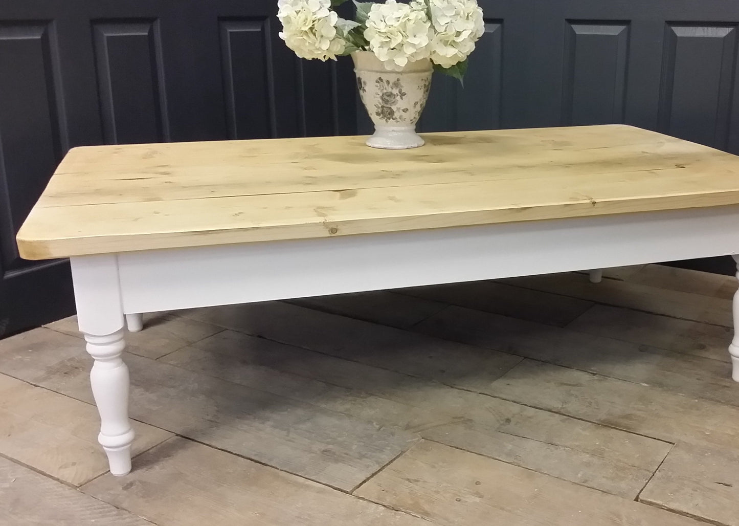 farmhouse coffee table - Country Life Furniture - Quality Interiors