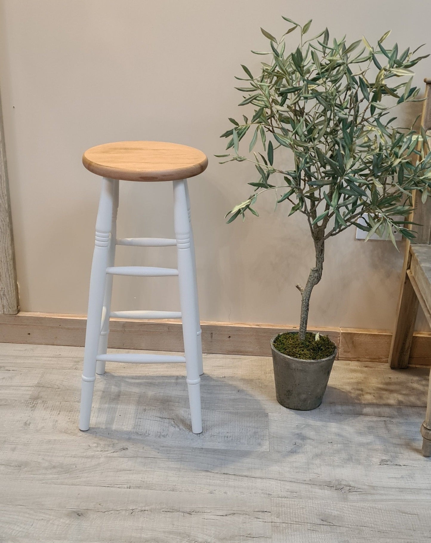 Pilgrim bar stool