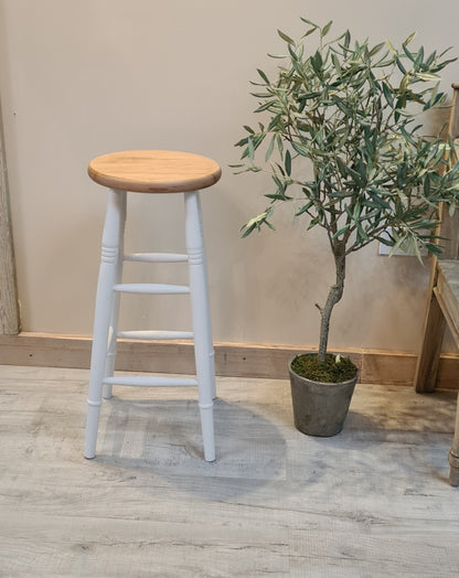 Pilgrim bar stool
